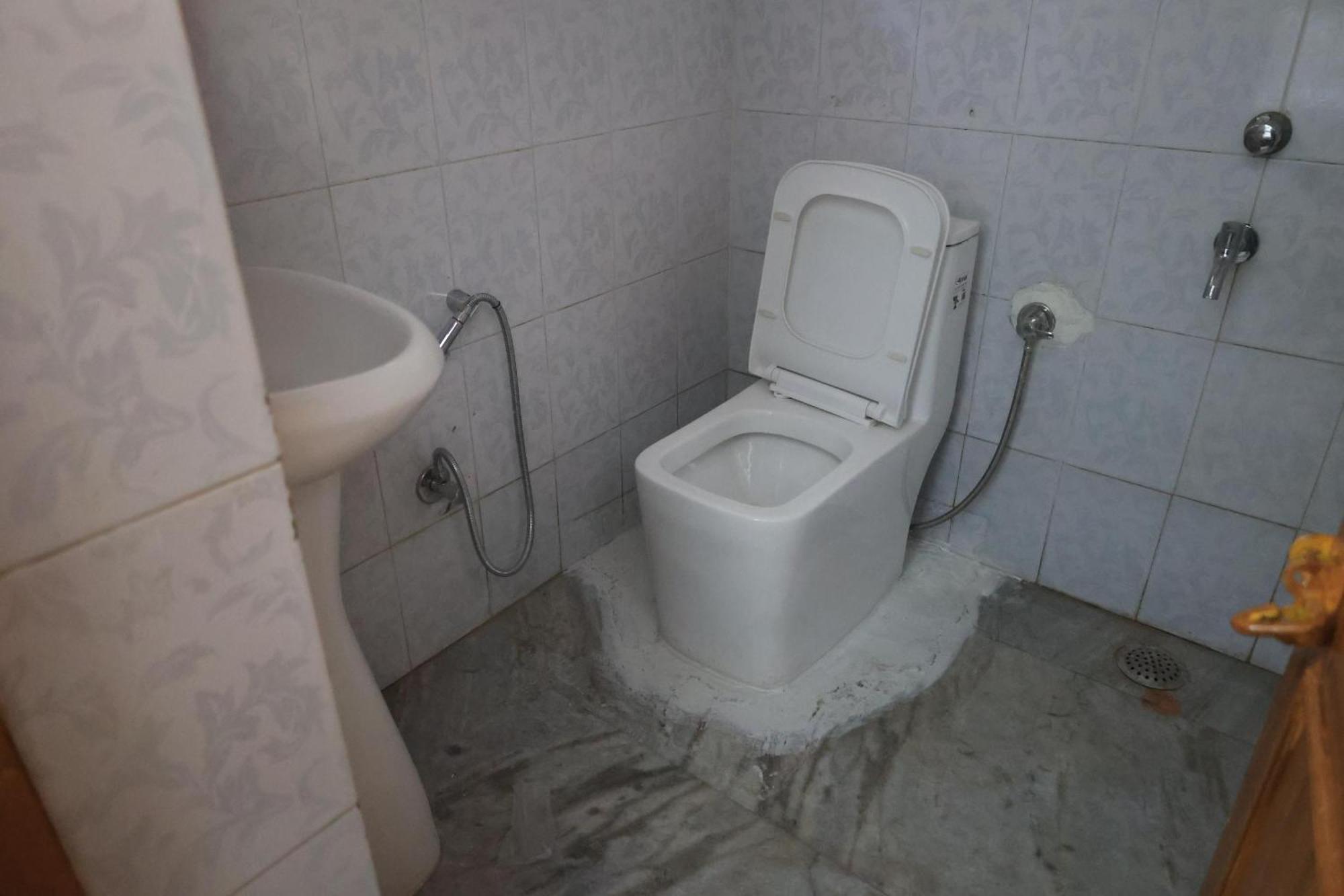 Anmol Residency Dehradun Hotel Екстериор снимка