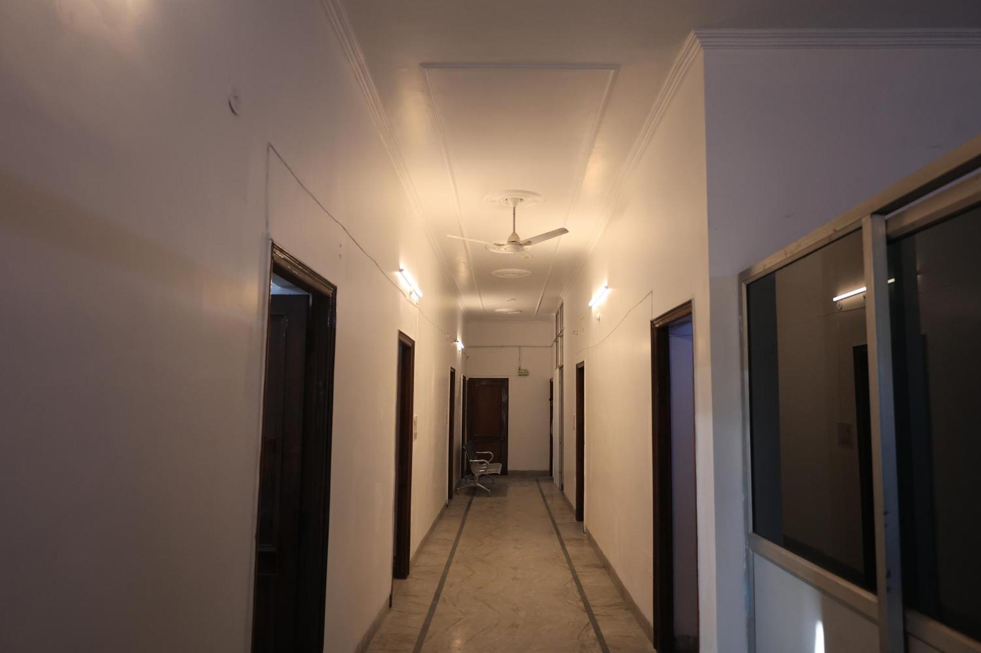 Anmol Residency Dehradun Hotel Екстериор снимка